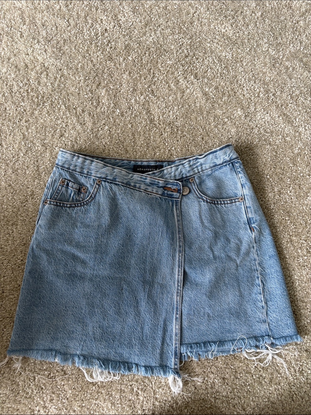 Aeropostale High-Rise Light Wash Blue Jeans